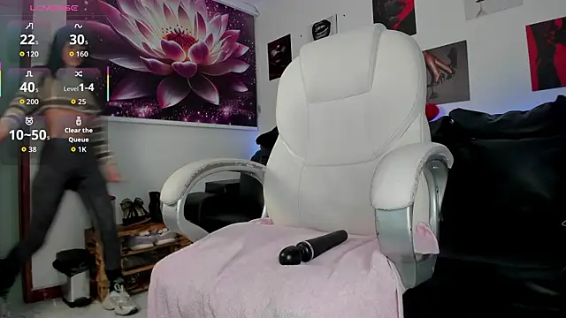 lycoris 19 online show from January 13, 2026, 9:31 pm