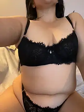 Snapshot of CelineLuxe chatting on September 23, 2025, 8:56 pm CelineLuxe online show from September 23, 2025, 8:56 pm