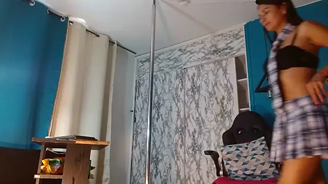 hanna mooreee online show from September 16, 2025, 7:04 pm