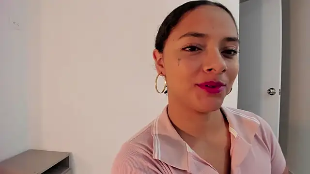 Angellit Afrodita  online show from December 15, 2025, 11:25 am