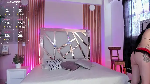 sweet tamara  online show from September 17, 2025, 7:37 pm