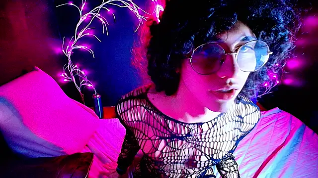 Snapshot of noahxtar chatting on October 12, 2025, 3:22 pm noahxtar online show from October 12, 2025, 3:22 pm