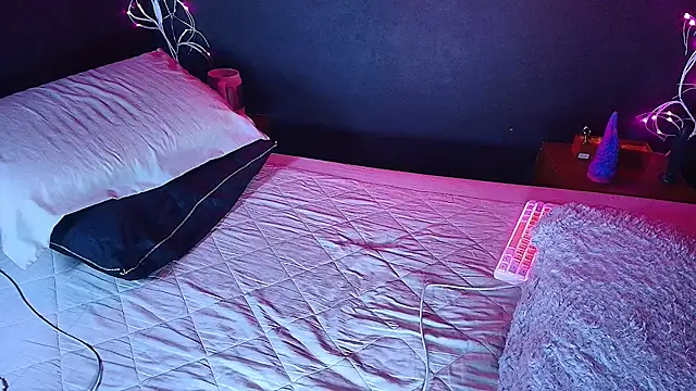 Snapshot of noahxtar chatting on November 18, 2025, 10:20 am noahxtar online show from November 18, 2025, 10:20 am