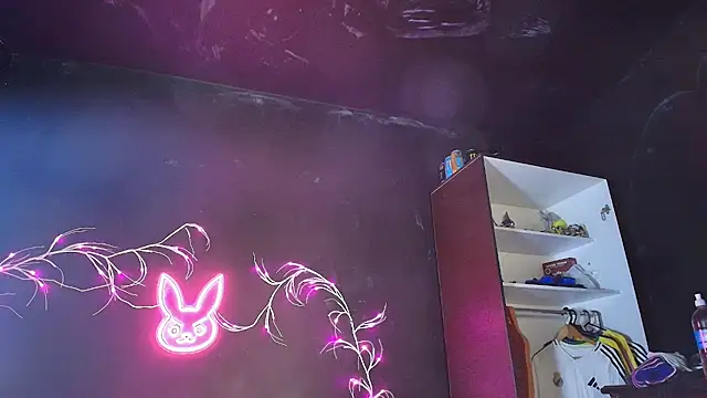 Snapshot of noahxtar chatting on December 16, 2025, 11:10 pm noahxtar online show from December 16, 2025, 11:10 pm