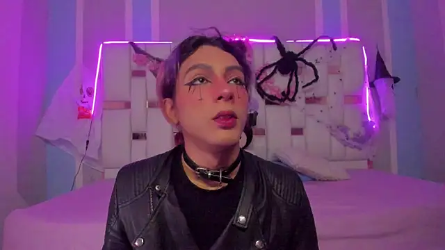 Snapshot of MilkWhore1 chatting on October 29, 2025, 8:21 pm MilkWhore1 online show from October 29, 2025, 8:21 pm