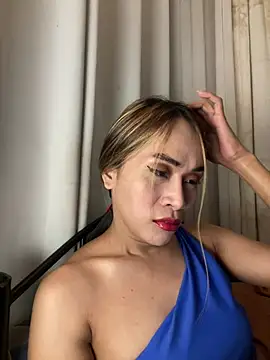 Snapshot of RomanticPearlTS chatting on January 31, 2026, 8:40 pm RomanticPearlTS online show from January 31, 2026, 8:40 pm