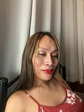 Snapshot of RomanticPearlTS chatting on February 5, 2026, 1:38 pm RomanticPearlTS online show from February 5, 2026, 1:38 pm