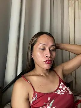 Snapshot of RomanticPearlTS chatting on February 25, 2026, 2:48 pm RomanticPearlTS online show from February 25, 2026, 2:48 pm