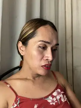 Snapshot of RomanticPearlTS chatting on February 27, 2026, 2:06 pm RomanticPearlTS online show from February 27, 2026, 2:06 pm