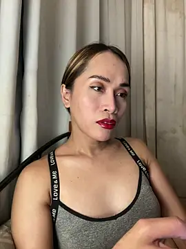 Snapshot of RomanticPearlTS chatting on February 28, 2026, 1:34 pm RomanticPearlTS online show from February 28, 2026, 1:34 pm