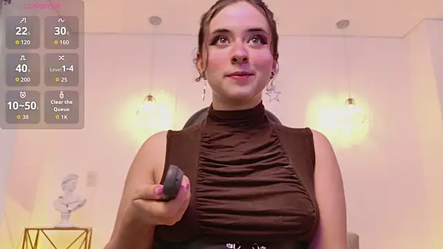 Mia wee online show from September 19, 2025, 6:52 pm