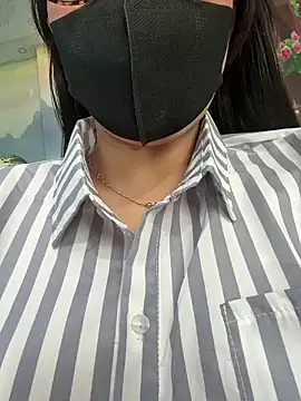 Snapshot of Bonnie-2k chatting on November 17, 2025, 6:19 am Bonnie-2k online show from November 17, 2025, 6:19 am