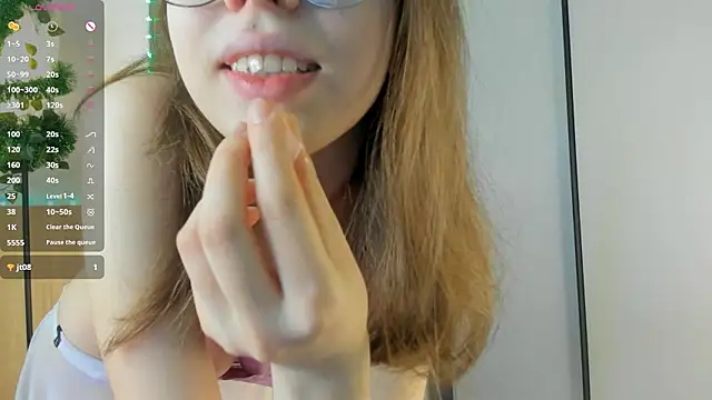 Xonalenei online show from February 6, 2026, 8:12 pm