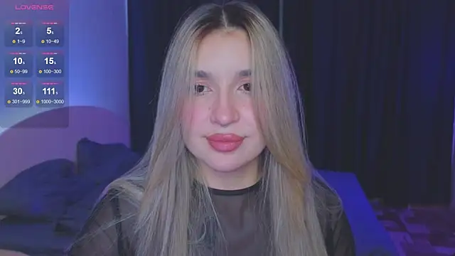 Snapshot of RoxyChill chatting on September 9, 2025, 11:04 pm RoxyChill online show from September 9, 2025, 11:04 pm