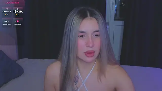 Snapshot of RoxyChill chatting on September 22, 2025, 7:49 pm RoxyChill online show from September 22, 2025, 7:49 pm