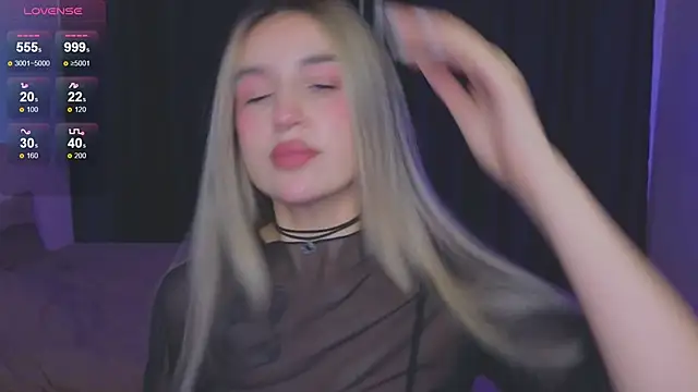 Snapshot of RoxyChill chatting on September 26, 2025, 7:29 pm RoxyChill online show from September 26, 2025, 7:29 pm