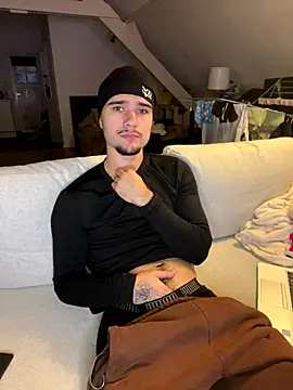 los freaky online show from November 17, 2025, 4:35 pm