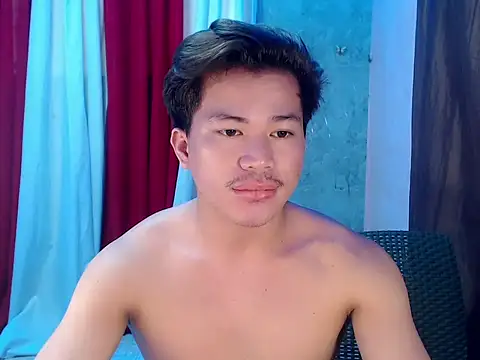 Snapshot of Mackycums chatting on July 19, 2026, 12:47 am Mackycums online show from July 19, 2026, 12:47 am