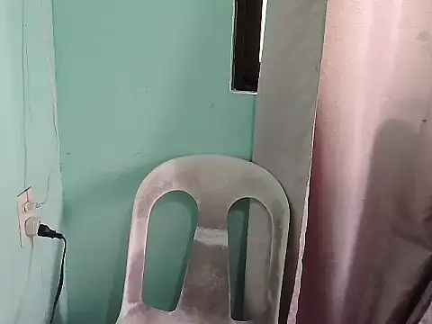 Snapshot of Madylinebigcock69 chatting on October 23, 2025, 1:27 am Madylinebigcock69 online show from October 23, 2025, 1:27 am