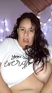 Snapshot of luzdanna chatting on October 8, 2025, 3:37 am luzdanna online show from October 8, 2025, 3:37 am