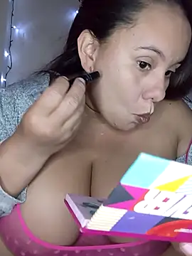 Snapshot of luzdanna chatting on November 29, 2025, 2:47 am luzdanna online show from November 29, 2025, 2:47 am