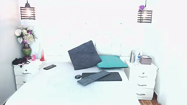 Atley Dolly online show from September 13, 2025, 9:58 pm