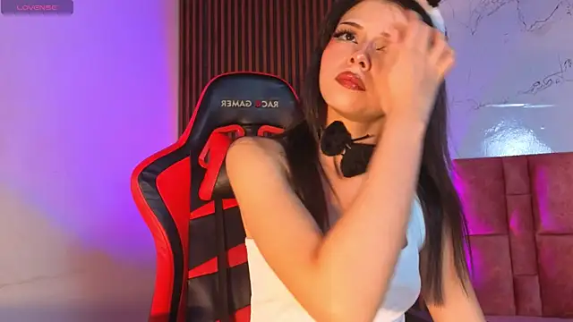 SpicyDemons online show from November 2, 2025, 4:04 am