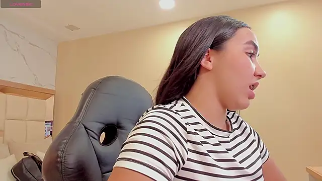 julieta rosee online show from October 7, 2025, 10:07 pm