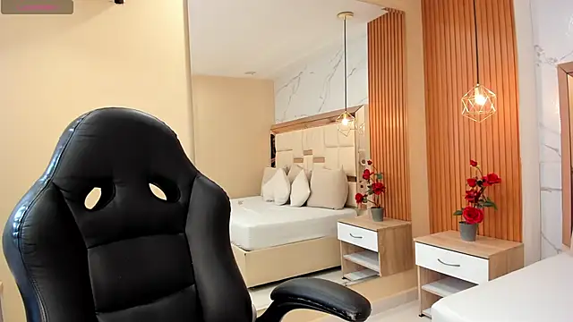 julieta rosee online show from November 28, 2025, 10:23 pm