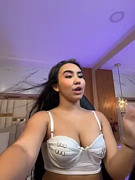 julieta rosee online show from April 17, 2026, 10:46 pm