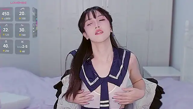 Snapshot of XiaoNana_ chatting on October 1, 2025, 7:58 am XiaoNana online show from October 1, 2025, 7:58 am