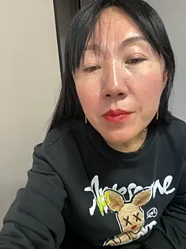 xiaomei-11 online show from November 13, 2025, 7:07 am