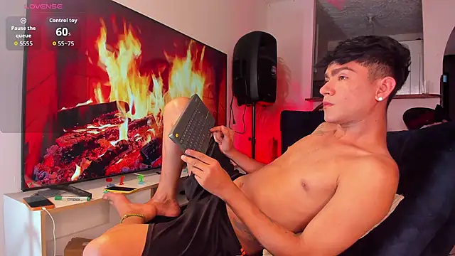 Snapshot of Steven_baby69 chatting on November 7, 2025, 6:13 am Steven baby69 online show from November 7, 2025, 6:13 am