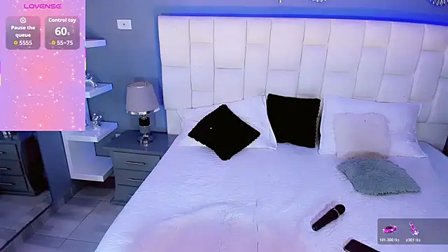 Snapshot of HottSalomee chatting on October 18, 2025, 9:48 pm HottSalomee online show from October 18, 2025, 9:48 pm