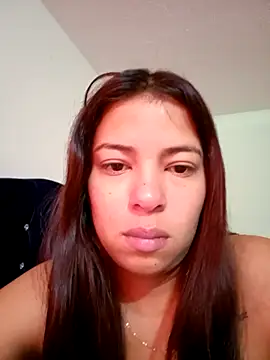 IsabellaLuxe online show from September 27, 2025, 2:33 pm