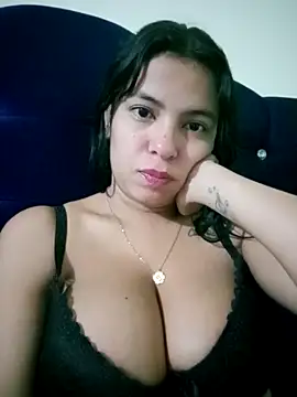 IsabellaLuxe online show from November 14, 2025, 2:10 am