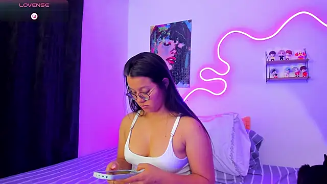 Dilan and Mia online show from November 14, 2025, 3:16 am