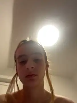 SeccySerena online show from February 4, 2026, 8:47 pm