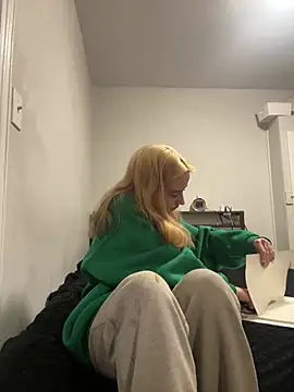 SeccySerena online show from February 20, 2026, 4:51 pm