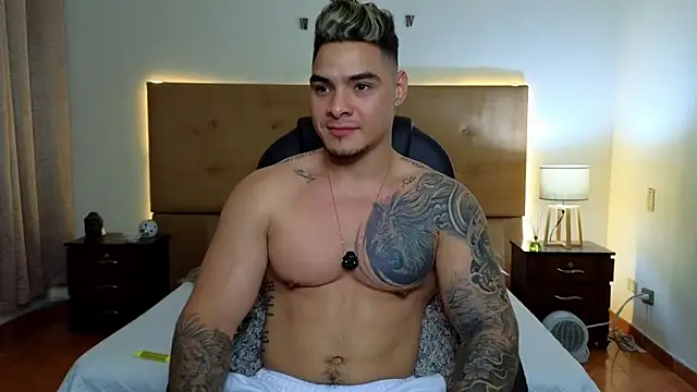 Snapshot of Steven_Velez chatting on September 13, 2025, 2:44 am Steven Velez online show from September 13, 2025, 2:44 am