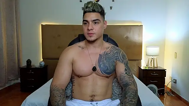 Snapshot of Steven_Velez chatting on September 16, 2025, 12:11 am Steven Velez online show from September 16, 2025, 12:11 am