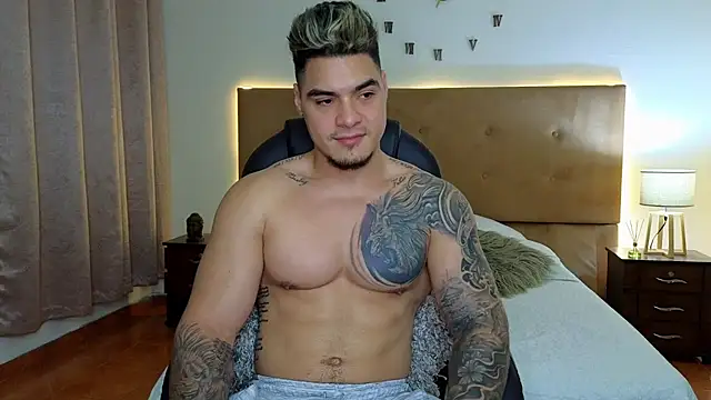 Snapshot of Steven_Velez chatting on October 6, 2025, 12:52 am Steven Velez online show from October 6, 2025, 12:52 am