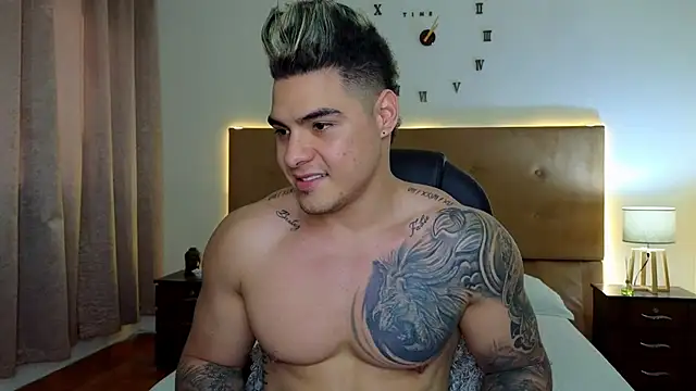 Snapshot of Steven_Velez chatting on October 16, 2025, 8:54 pm Steven Velez online show from October 16, 2025, 8:54 pm