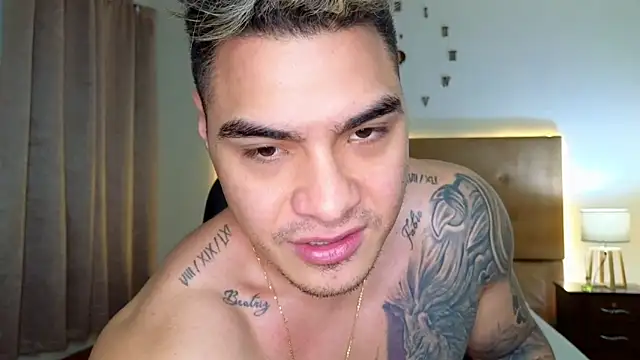 Snapshot of Steven_Velez chatting on October 20, 2025, 12:44 am Steven Velez online show from October 20, 2025, 12:44 am