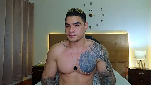 Snapshot of Steven_Velez chatting on November 12, 2025, 2:01 am Steven Velez online show from November 12, 2025, 2:01 am