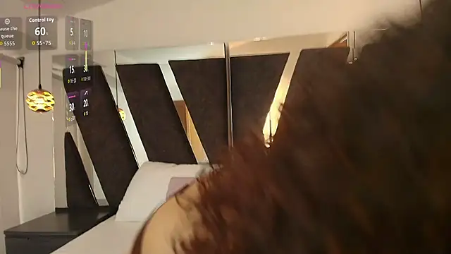 abril  lee   online show from September 26, 2025, 7:29 pm