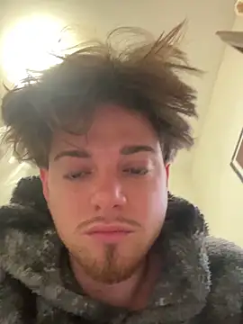 Snapshot of BWC00722 chatting on November 25, 2025, 11:43 am BWC00722 online show from November 25, 2025, 11:43 am