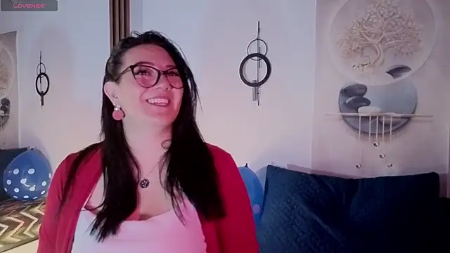 Snapshot of karla_valk1 chatting on October 3, 2025, 10:34 am karla valk1 online show from October 3, 2025, 10:34 am