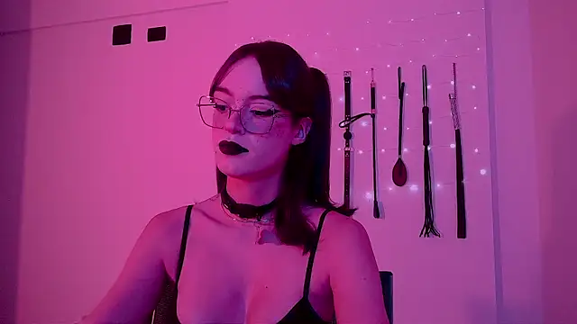 Snapshot of nina_kink chatting on May 30, 2026, 11:35 pm nina kink online show from May 30, 2026, 11:35 pm