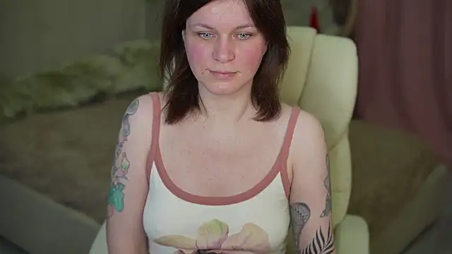 TinaMelt online show from December 13, 2025, 8:04 pm